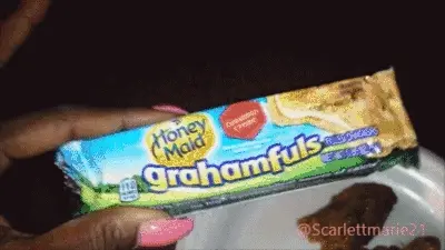 ScarlettMarie - Smores Crackers Poo!