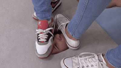 Madame Marissa - Face in the floor under 4 sneakers