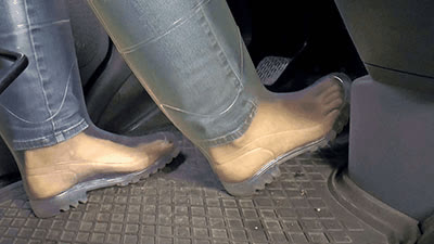 Madame Marissa - Pedalpumping in see-through rubber boots