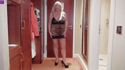 RosellaExtrem - You cant even shit in peace on vacation...Lol!