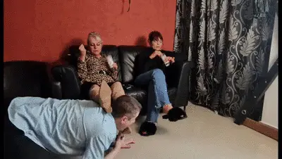 Toiletslaveanddommes - Andreea and friends - boots and kaviar feeding