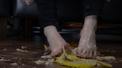 FeetExtreme - Foot Flavoured Fruits (SD MP4 version)