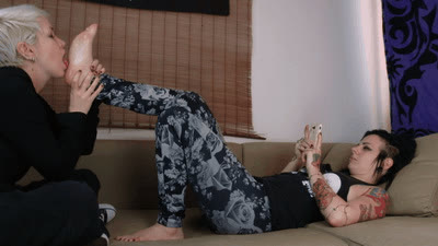 FeetExtreme - Soles Born to Be Licked