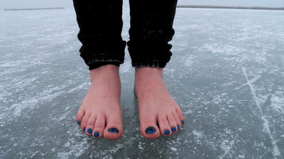 FeetExtreme - Barefoot on a Frozen Lake (FULL HD MP4 version)