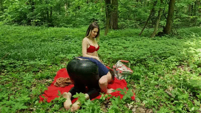 EATINGALLSHITFROMGODDESSES - NoirQueenie and Faith - forest adventures part 4 - food humiliation and human toilet