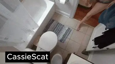 CassieScat - Candid Hidden Camera Constipated in a Bikini