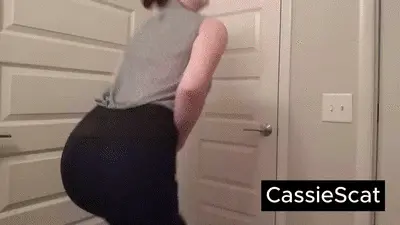 CassieScat - EXTREMELY Messy, Desperate PantyPoop Accident + Smearing
