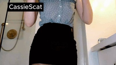 CassieScat - Cassies Pantyhosed Toes and Firm, Juicy Poop in Nylons
