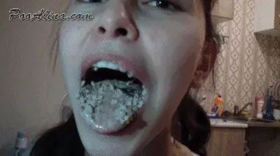 PooAlina - Young Alina eating and pooping in car 02