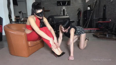Gaia Femdom - MISTRESS GAIA - PUSSY FOOT FUCKING - HD