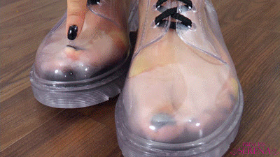 Princess Serena - Hot sweat haze in my transparent shoes