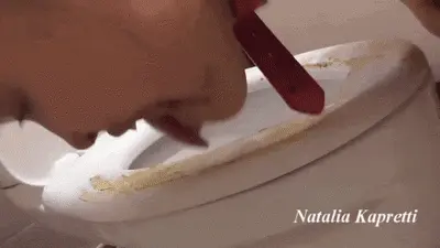 Natalia Kapretti - Confesses toiletbowl in love, wash from shit