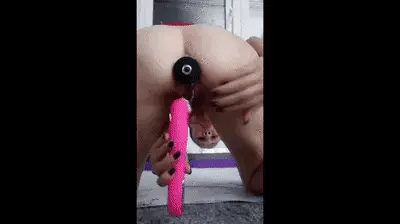Natalia Kapretti - She savoring shit, purrs with pleasure