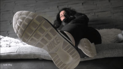 Lady Shay - Lick my soles!
