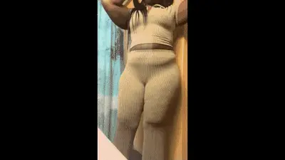 ASStonishMENt - Too Luxurious Pre Shower Pissing!!