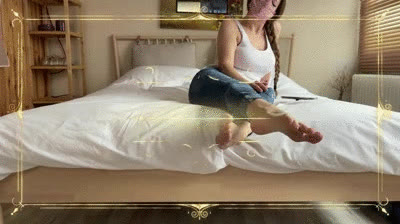 Lady Stefanie - Feet In Bed 16 - Igno Clip