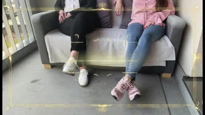 Lady Stefanie - Offenbach Mean Chicks - Sneaker Peeping Time