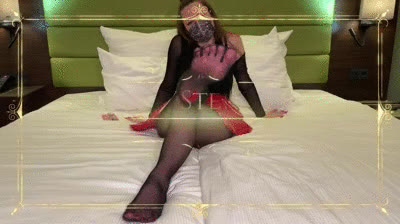 Lady Stefanie - Feet In Bed 23 - Igno Clip
