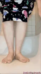 Scat Goddess Amanda - Pushing Out A Big Morning Turd