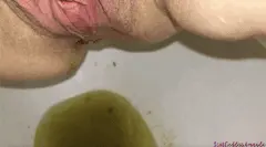 Scat Goddess Amanda - Loose Toilet Shit