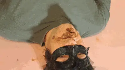 Club der Scheissefresser by MISTRESS LUCIANA - Meinem Nachbarn ins Maul geschissen