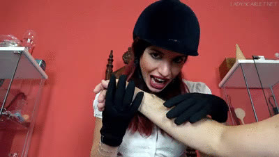 Lady Scarlet - Lady Scarlet - Eating my pony