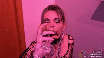 SLUT-ORGASMA CELESTE - Scat Slut-Orgasma Celeste extreme shit play in my kitchen