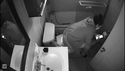 Voyeur House - Chloe soft shitting wall view