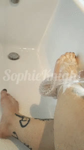 SophieKnight - Soapy feet scrub