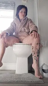 SophieKnight - pushing my shit out on the toilet front view
