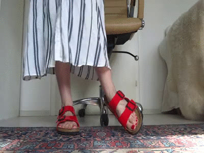Lady Victoria Valente - Red patent leather slippers with a long summer dress
