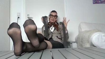 Lady Victoria Valente - Stocking lessons part 4