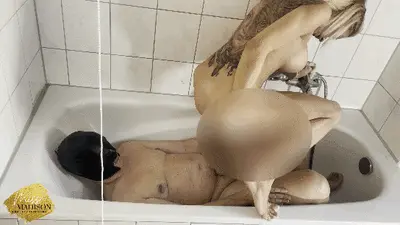 Schmutzige Miss Madison Deutschland - fed in the bathtub