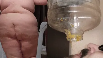 SSBBW Queen Siya - (Pure) He FULLY consumes DIARRHEA/PEE meal