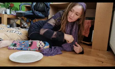 Kitty Skatt - Huge Thick 2-Day Log with Pee