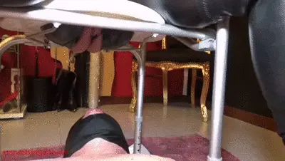 Dea Samantha - 4 Pee in 1 Human Toilet Mouth (Mob)