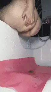 LadyVikkiWet - Shitted ass