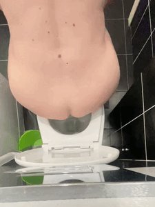 LadyVikkiWet - Looking from above
