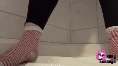 Abby Strange Fetish - Big shit dump in the shower
