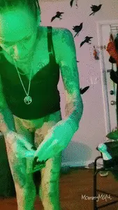 MommyMisfit & Hillbilly Femdom - Lucky pissy Panties