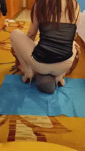 Chinese Scat Love - High Heels Sexy Goddess Facesitting and Shits a Lot until All Stuck in Its Mouth
