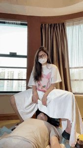 Chinese Scat Love - Pretty Masked Goddess Golden Showers and Shits Half Face of the Slave Puppy Inside a 5 Star Hotel