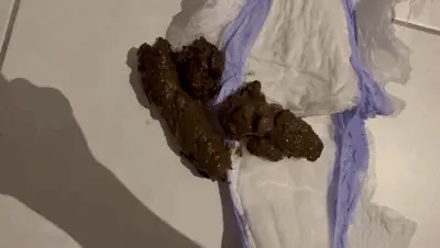 Naughtygirl1993 - Big thick poo onto nappy