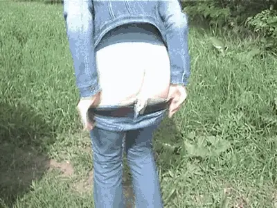 Natural Scat Girls - Petite amateur teen shit and piss outdoor