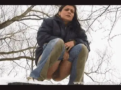 Xmodels GOLD Store - Kinky woman shits on the snow