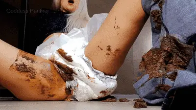Love to Shit Girls - Messy Diaper In Levis Jeans
