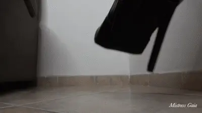 Mistress Gaia - MISTRESS GAIA - 500 KM TO EAT MY SHIT - HD