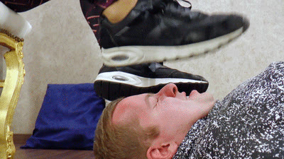 Boss Girls Productions - Face trampling like thunder!