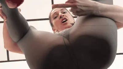 Boss Girls Productions - Maras sexy butt from below!