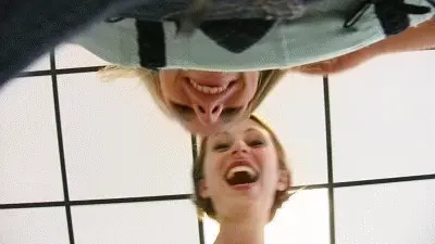 Boss Girls Productions - Seat cushion for 2 girls (SD Video)